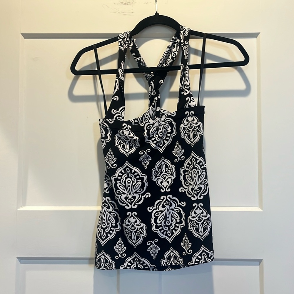 Euc Black And White Patterned Top - image 2